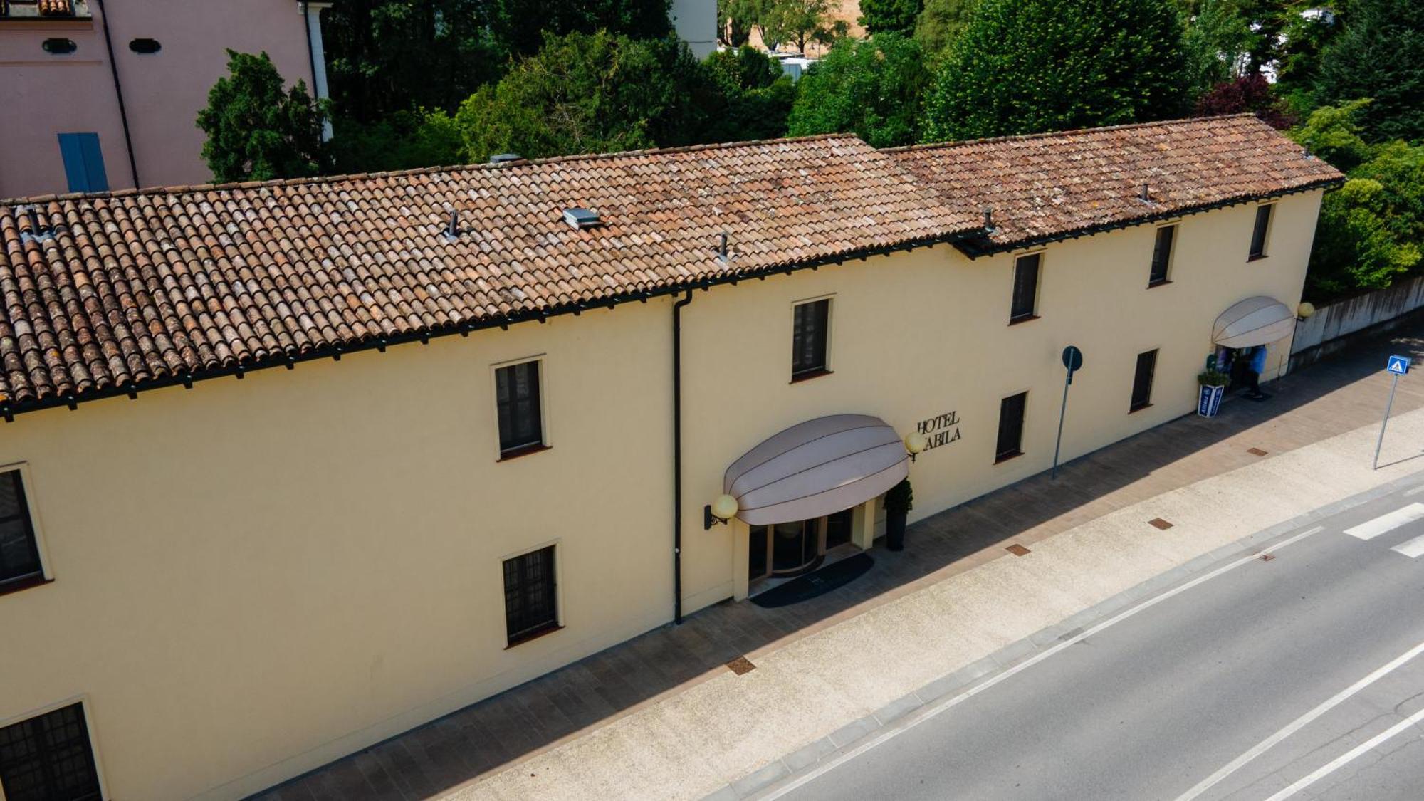 Hotel Villa Nabila Reggiolo Exteriör bild