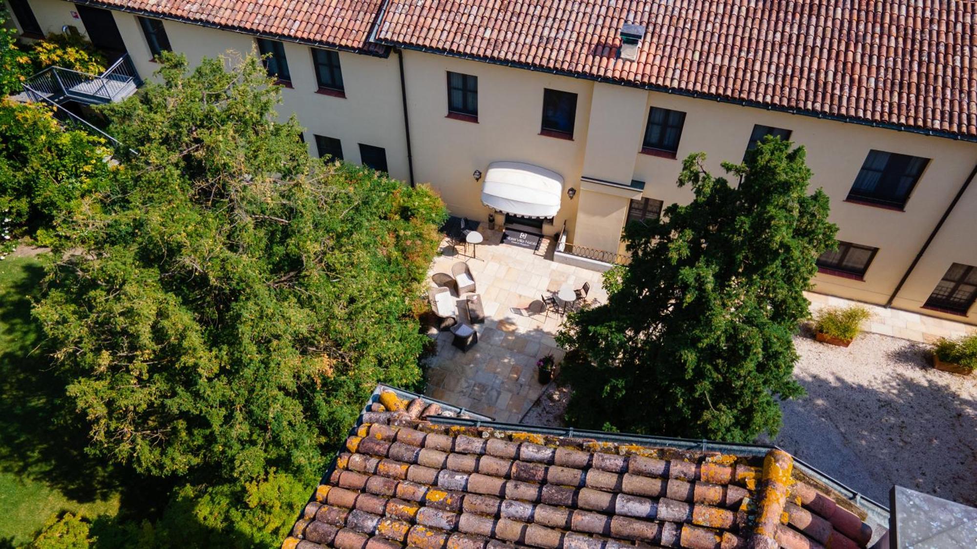 Hotel Villa Nabila Reggiolo Exteriör bild